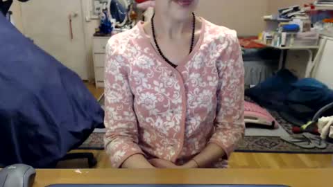 KiuminBerry online show from March 4, 1:38 pm