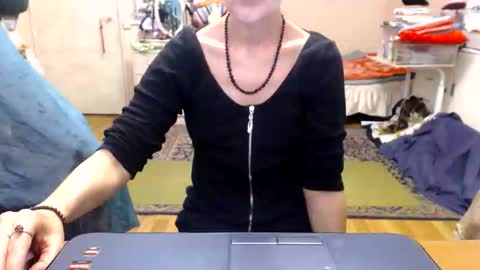 KiuminBerry online show from September 10, 12:05 pm