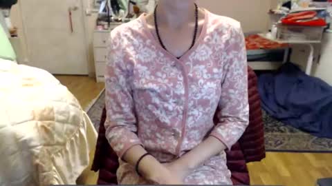 KiuminBerry online show from October 11, 3:54 pm