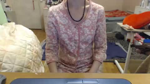 KiuminBerry online show from December 3, 2:37 pm