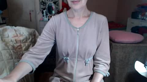 Snapshot of kiuminberry chatting on June 7, 10:52 am KiuminBerry online show from June 7, 10:52 am