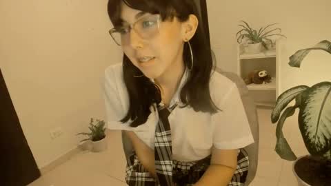 Snapshot of kiwi____ chatting on January 9, 4:08 am Little piece of fruit online show from January 9, 4:08 am