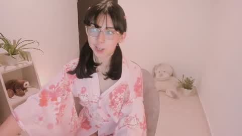 Snapshot of kiwi____ chatting on January 15, 11:08 pm Little piece of fruit online show from January 15, 11:08 pm