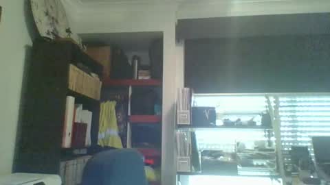 kiwi_boss61 online show from February 6, 2:11 am