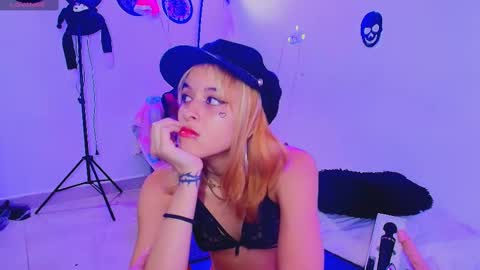 Snapshot of kiyoshi_watanabe chatting on December 21, 6:44 pm Lizeth online show from December 21, 6:44 pm