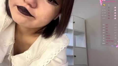 Snapshot of kizziequiroz chatting on February 5, 9:25 am Luna online show from February 5, 9:25 am