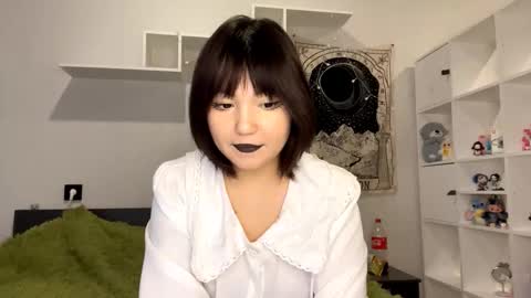 Snapshot of kizziequiroz chatting on February 10, 10:19 am Luna online show from February 10, 10:19 am