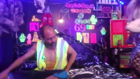 Daddy  His Splash Queen online show from April 19, 9:41 am