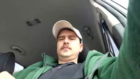 Kiki and Victor online show from April 11, 4:00 pm