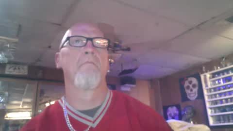 MrKleeen online show from April 26, 8:12 am