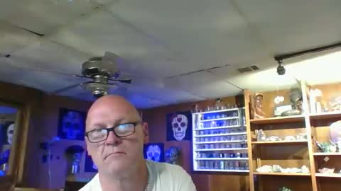 MrKleeen online show from May 7, 10:53 am