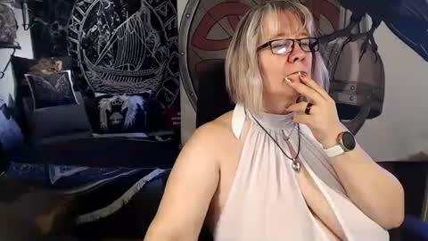 Michelle online show from September 25, 7:45 am