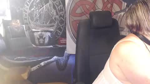 Snapshot of kleiner_teufel chatting on July 1, 5:42 am Michelle online show from July 1, 5:42 am