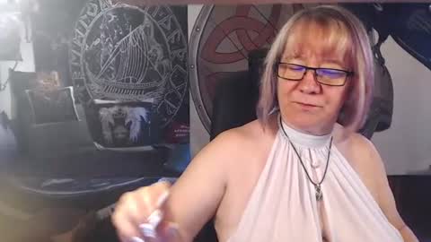 Snapshot of kleiner_teufel chatting on July 9, 6:28 am Michelle online show from July 9, 6:28 am
