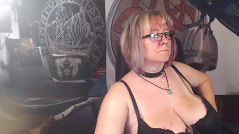 Snapshot of kleiner_teufel chatting on July 9, 6:34 pm Michelle online show from July 9, 6:34 pm