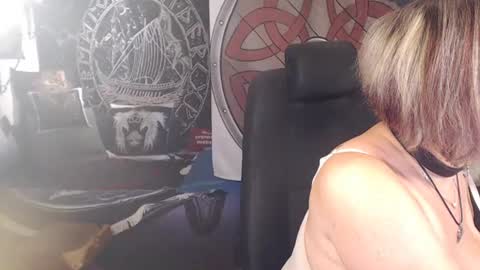 Snapshot of kleiner_teufel chatting on July 19, 4:05 am Michelle online show from July 19, 4:05 am