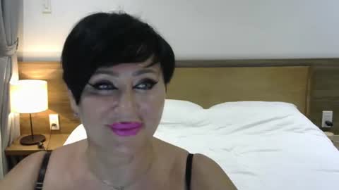 kleo901854860422 online show from June 17, 1:01 pm