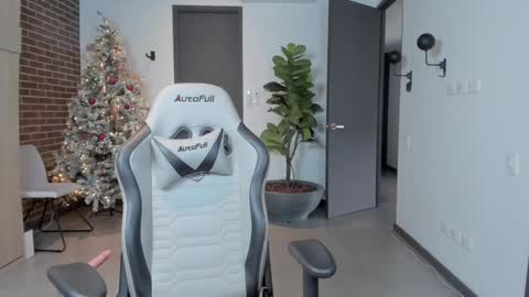 Christina online show from December 27, 2:12 pm