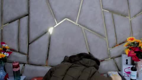 kloe online show from February 2, 7:52 am