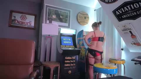 Snapshot of kmack1111 chatting on March 21, 6:44 pm Kevv Heidi All Hallows Eve Show online show from March 21, 6:44 pm