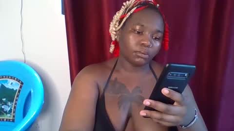 Snapshot of knight_nurse69 chatting on February 25, 9:42 am knight_nurse69 online show from February 25, 9:42 am