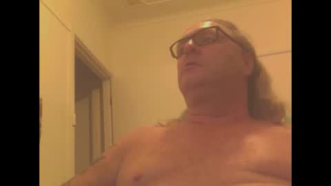 Snapshot of knobout chatting on December 2, 7:58 am knobout online show from December 2, 7:58 am