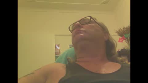 Snapshot of knobout chatting on December 18, 10:08 am knobout online show from December 18, 10:08 am