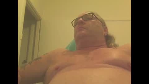 Snapshot of knobout chatting on December 19, 6:12 am knobout online show from December 19, 6:12 am