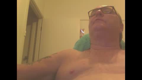 Snapshot of knobout chatting on January 3, 9:36 am knobout online show from January 3, 9:36 am