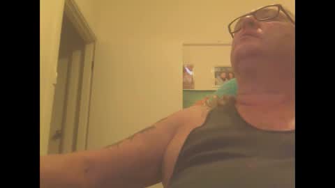 Snapshot of knobout chatting on January 7, 10:22 am knobout online show from January 7, 10:22 am