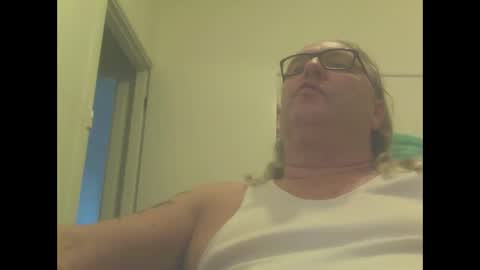 Snapshot of knobout chatting on January 16, 6:14 am knobout online show from January 16, 6:14 am