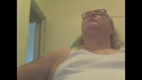 Snapshot of knobout chatting on January 20, 7:25 am knobout online show from January 20, 7:25 am