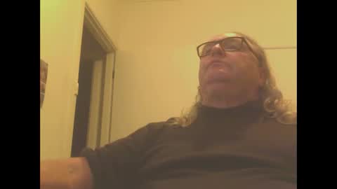 Snapshot of knobout chatting on February 16, 11:49 am knobout online show from February 16, 11:49 am