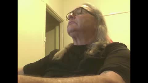 Snapshot of knobout chatting on October 21, 10:27 am knobout online show from October 21, 10:27 am