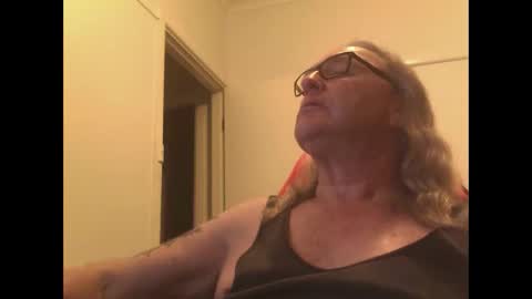 Snapshot of knobout chatting on October 22, 10:15 am knobout online show from October 22, 10:15 am