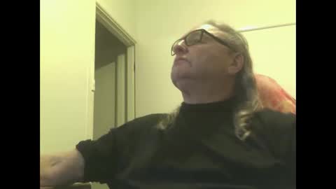 Snapshot of knobout chatting on October 29, 6:37 am knobout online show from October 29, 6:37 am