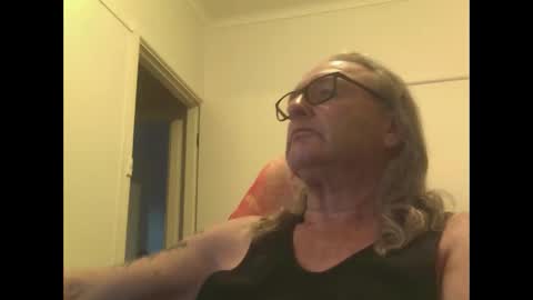 Snapshot of knobout chatting on November 30, 8:29 am knobout online show from November 30, 8:29 am