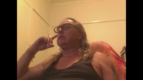 Snapshot of knobout chatting on January 19, 11:25 am knobout online show from January 19, 11:25 am