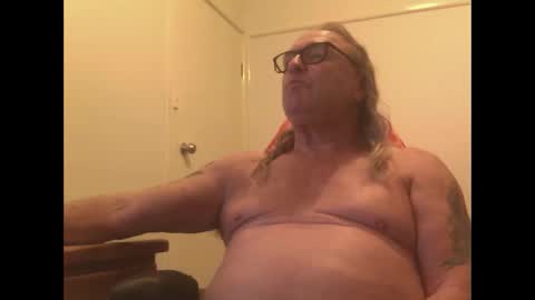 Snapshot of knobout chatting on March 2, 1:19 am knobout online show from March 2, 1:19 am