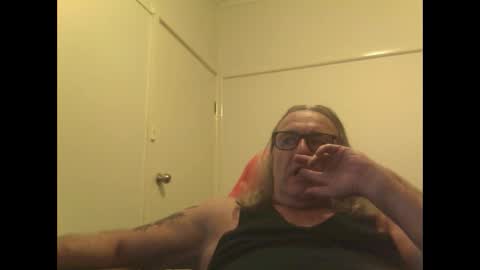 Snapshot of knobout chatting on March 23, 10:52 am knobout online show from March 23, 10:52 am