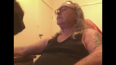 Snapshot of knobout chatting on April 15, 12:01 pm knobout online show from April 15, 12:01 pm