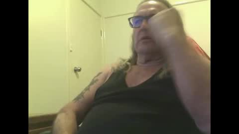 Snapshot of knobout chatting on April 30, 1:28 pm knobout online show from April 30, 1:28 pm