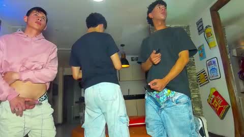 Snapshot of kobayaske chatting on March 11, 12:44 am kobayaske online show from March 11, 12:44 am