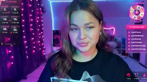 Mia online show from November 26, 6:31 pm