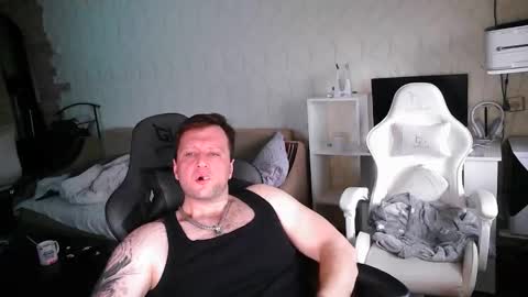 Snapshot of kola4ik72305 chatting on December 3, 6:21 am kola4ik72305 online show from December 3, 6:21 am