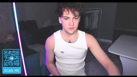 Snapshot of kolyakayne chatting on February 15, 7:51 am Kolya Kayne online show from February 15, 7:51 am