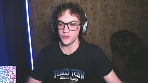 Snapshot of kolyakayne chatting on April 19, 11:51 pm Kolya Kayne online show from April 19, 11:51 pm