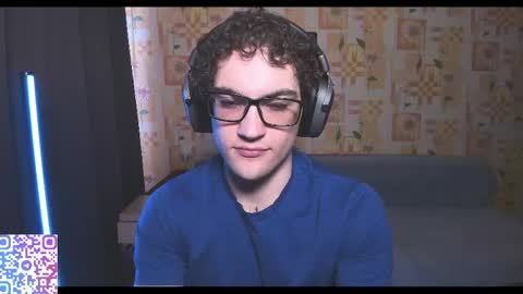 Snapshot of kolyakayne chatting on April 22, 6:38 am Kolya Kayne online show from April 22, 6:38 am