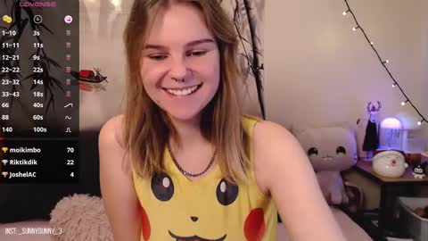 Snapshot of komorebbi chatting on December 26, 11:46 pm Marta online show from December 26, 11:46 pm