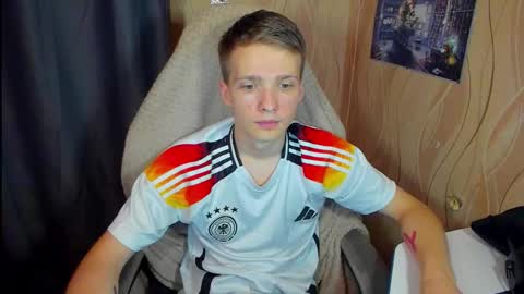 konnor_deviant online show from October 2, 9:44 pm